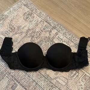 Victoria’s Secret Elegant Black Lace Strapless Bra